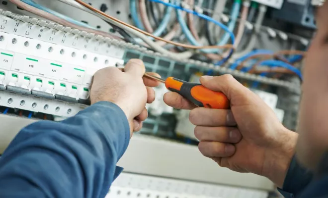 Installation électrique, Golfe de Saint-Tropez, ROSSO